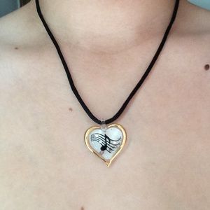 Sixteen note necklace